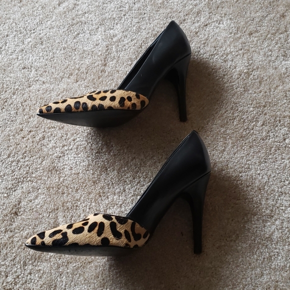 Guess Pumps - Picture 4 of 5